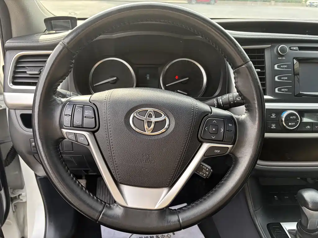 Toyota Highlander — миниатюра 10