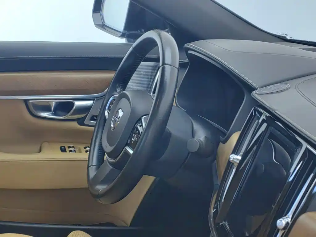 Volvo S90 — миниатюра 22