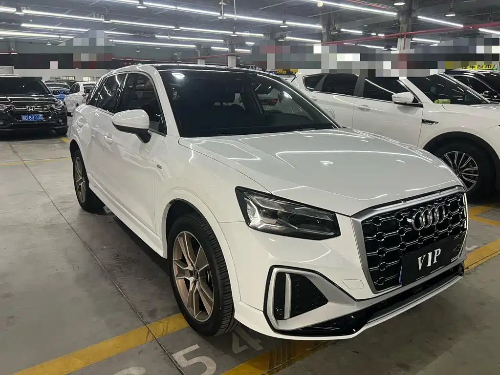 Audi Q2L 2022 35 TFSI Fashion
