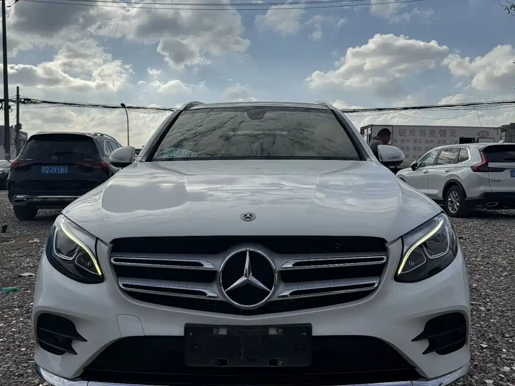 MERCEDES-BENZ GLC