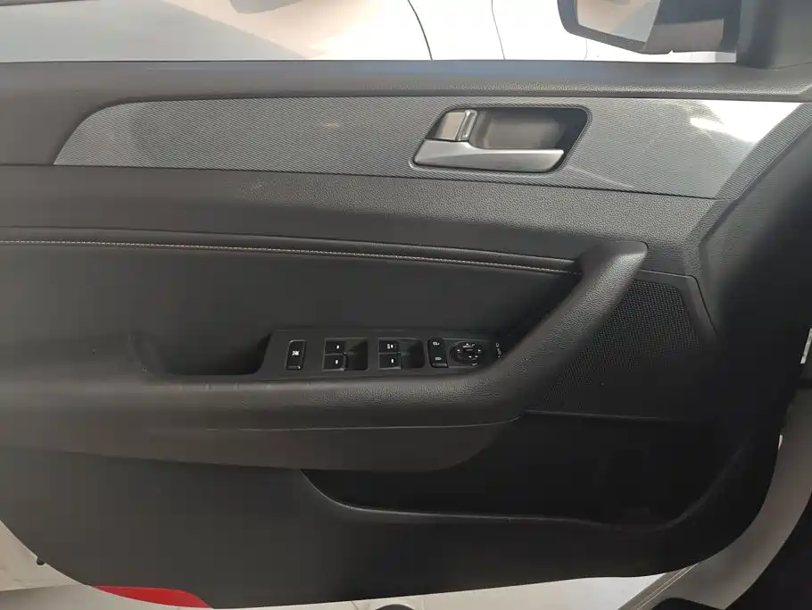 Hyundai Sonata — миниатюра 7