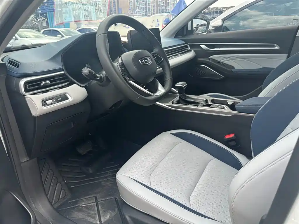 Geely Emgrand 2022 4 1.5L CVT Elite