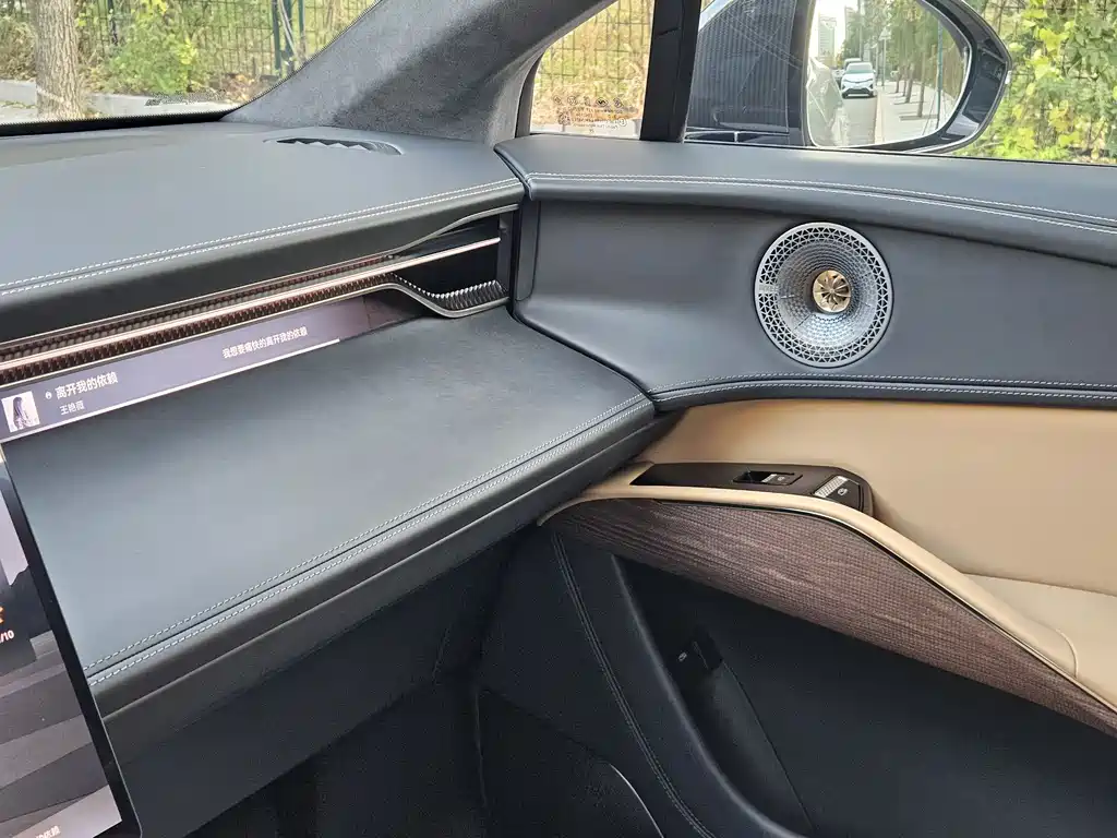 LOTUS SPORTS CAR ELETRE