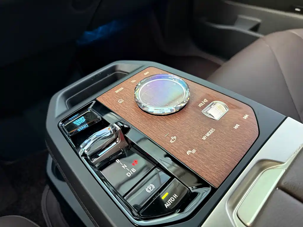 BMW iX — миниатюра 13