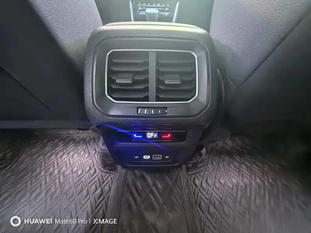 Volkswagen Tiguan L — миниатюра 14
