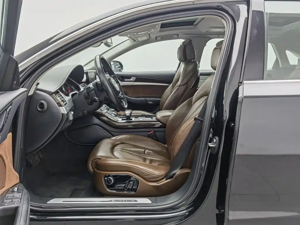 Audi A8 — миниатюра 10