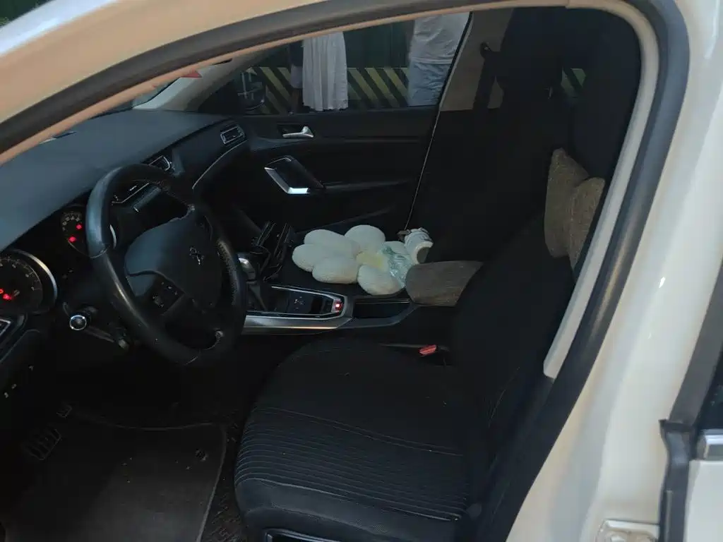 Peugeot 408 — миниатюра 16
