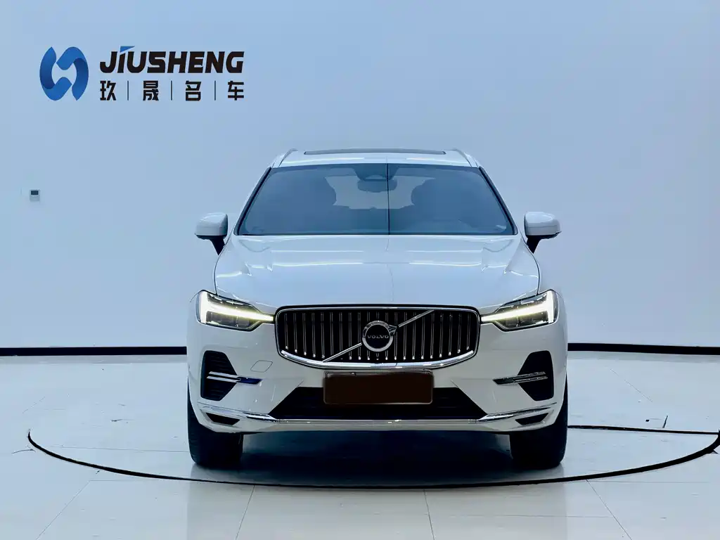 Volvo XC60 PHEV — миниатюра 2