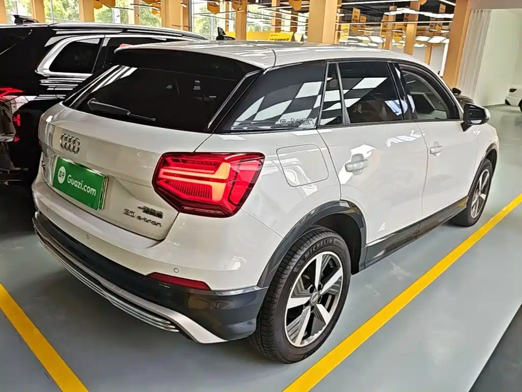 Audi Q2L e-tron — миниатюра 7
