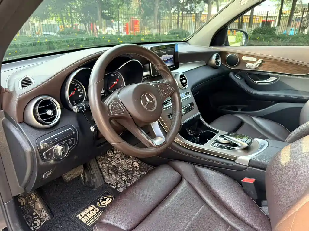 Mercedes-Benz GLC 2018 GLC 300 4MATIC