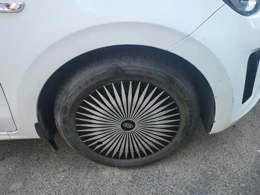 Kia Huanchi — миниатюра 6