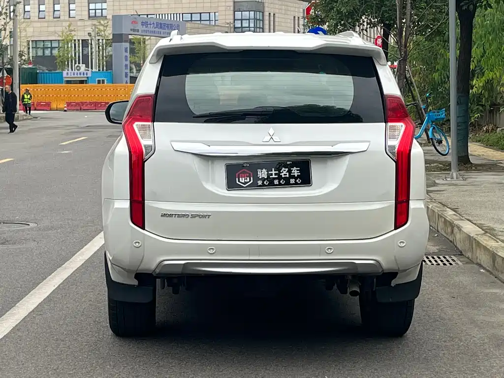 MITSUBISHI PAJERO JINCHANG