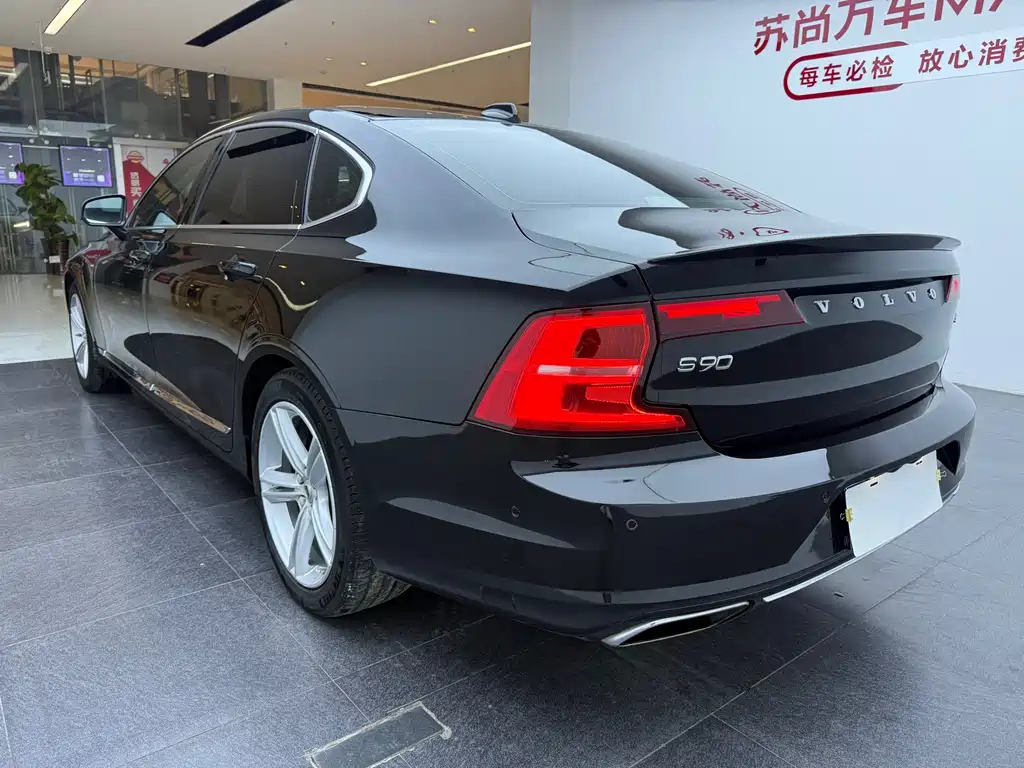 Volvo S90 2017 T4