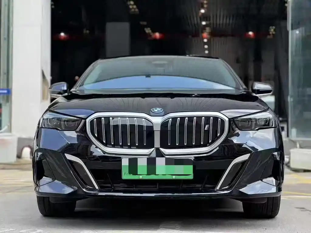 BMW I5