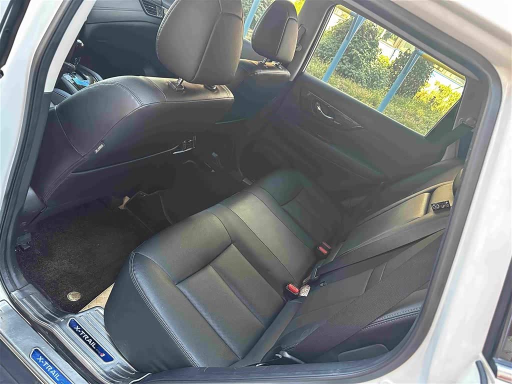 Nissan X-Trail 2.0 л 2023 г. Белый, пробег 24000 км