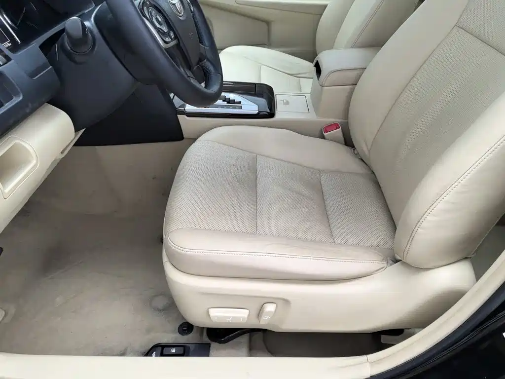 Toyota Camry — миниатюра 20