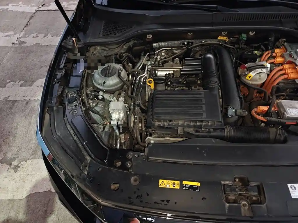 Volkswagen Passat PHEV — миниатюра 21