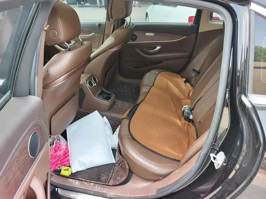 Mercedes-Benz E-Class — миниатюра 11