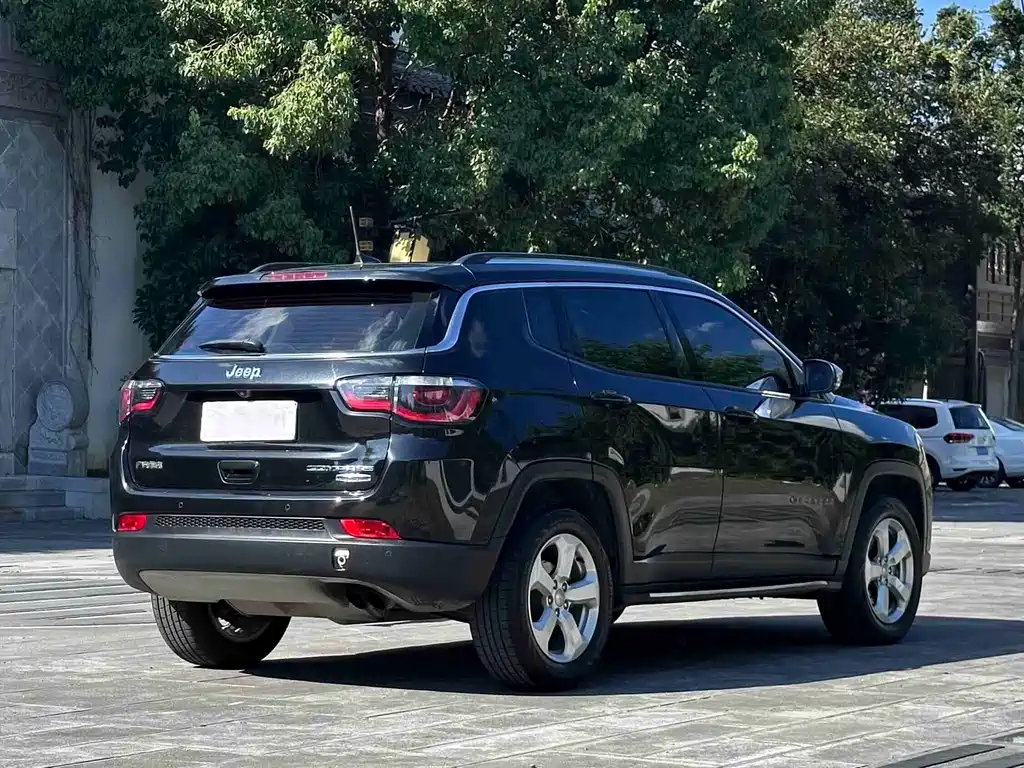 Jeep Compass — миниатюра 6