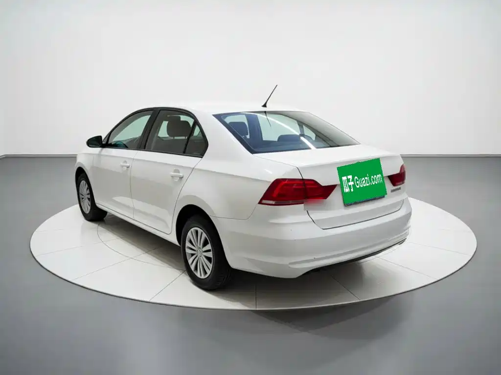 Volkswagen Santana — миниатюра 4