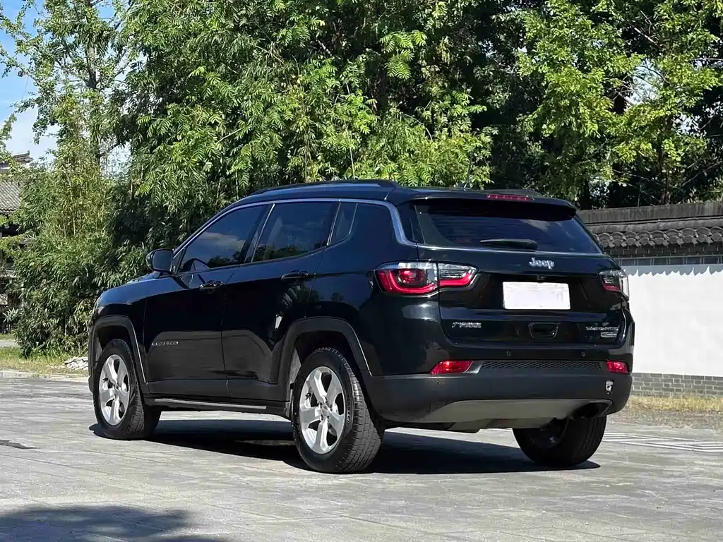 Jeep Compass — миниатюра 4