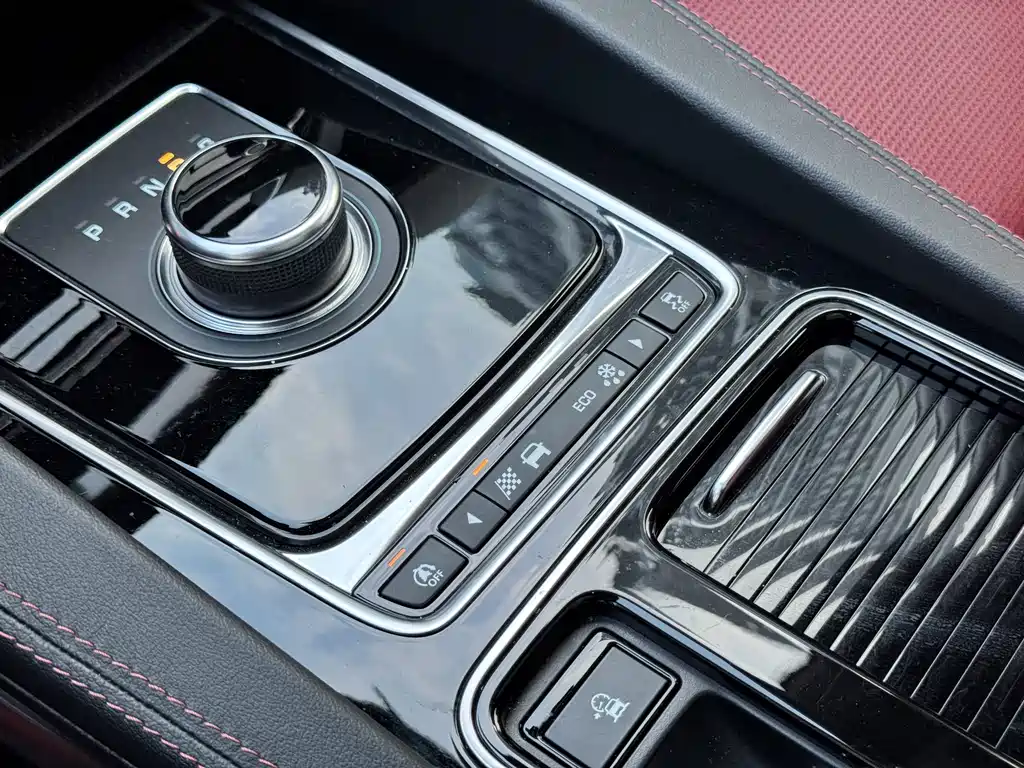 Jaguar F-PACE — миниатюра 11