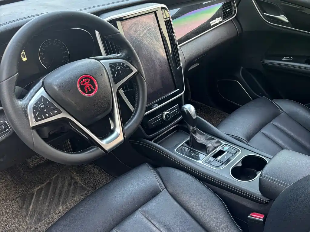 BYD MAX — миниатюра 6