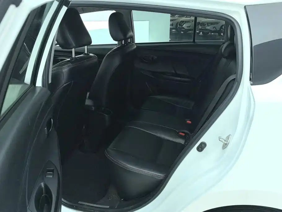 Toyota Yaris L — миниатюра 11