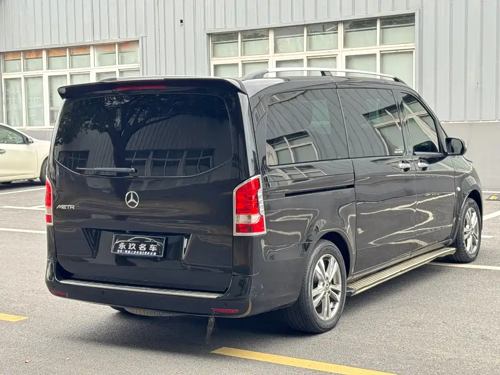 Mercedes-Benz V-Class (Import) — миниатюра 13