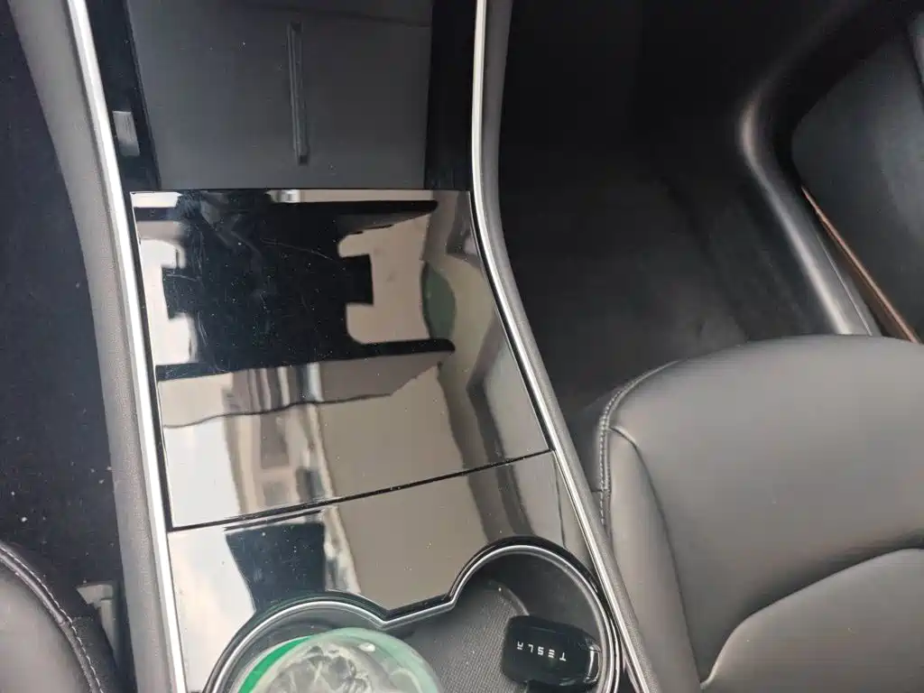 Tesla Model 3 — миниатюра 10