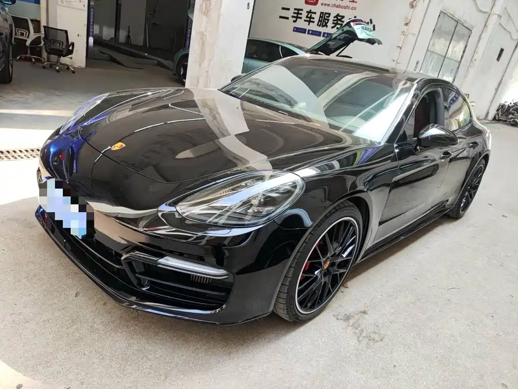 PORSCHE PANAMERA