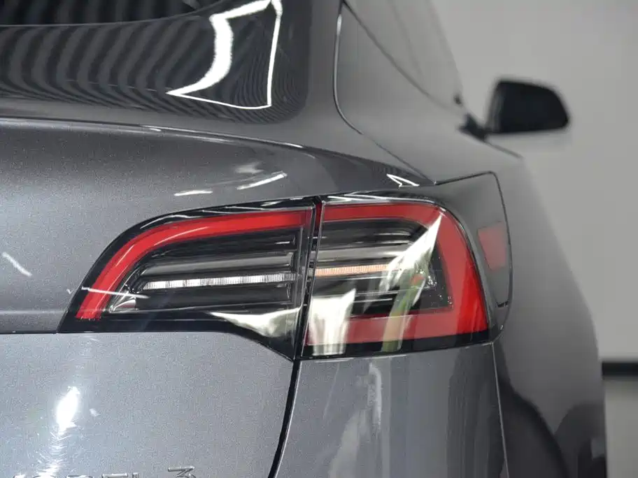 Tesla Model 3 — миниатюра 23