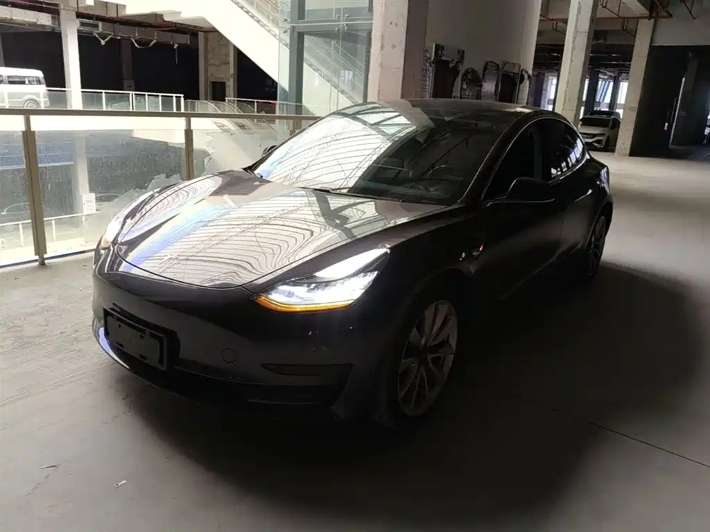 Tesla Model 3 2020