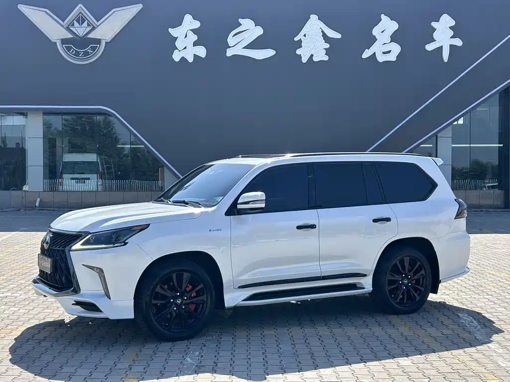 Lexus LX — миниатюра 6