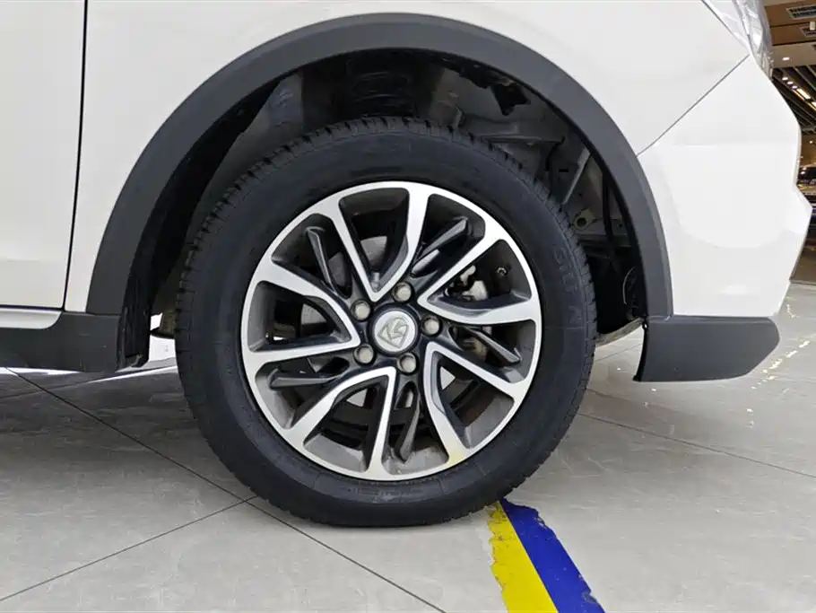 Baojun 730 2021 1.5L MT Fashion 7 мест