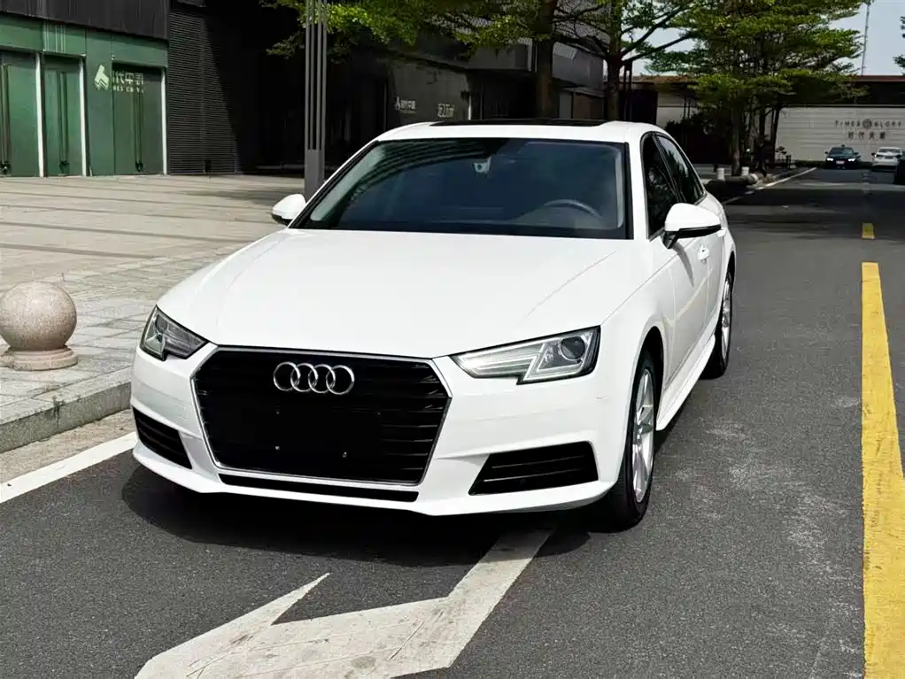Audi A4L 2016