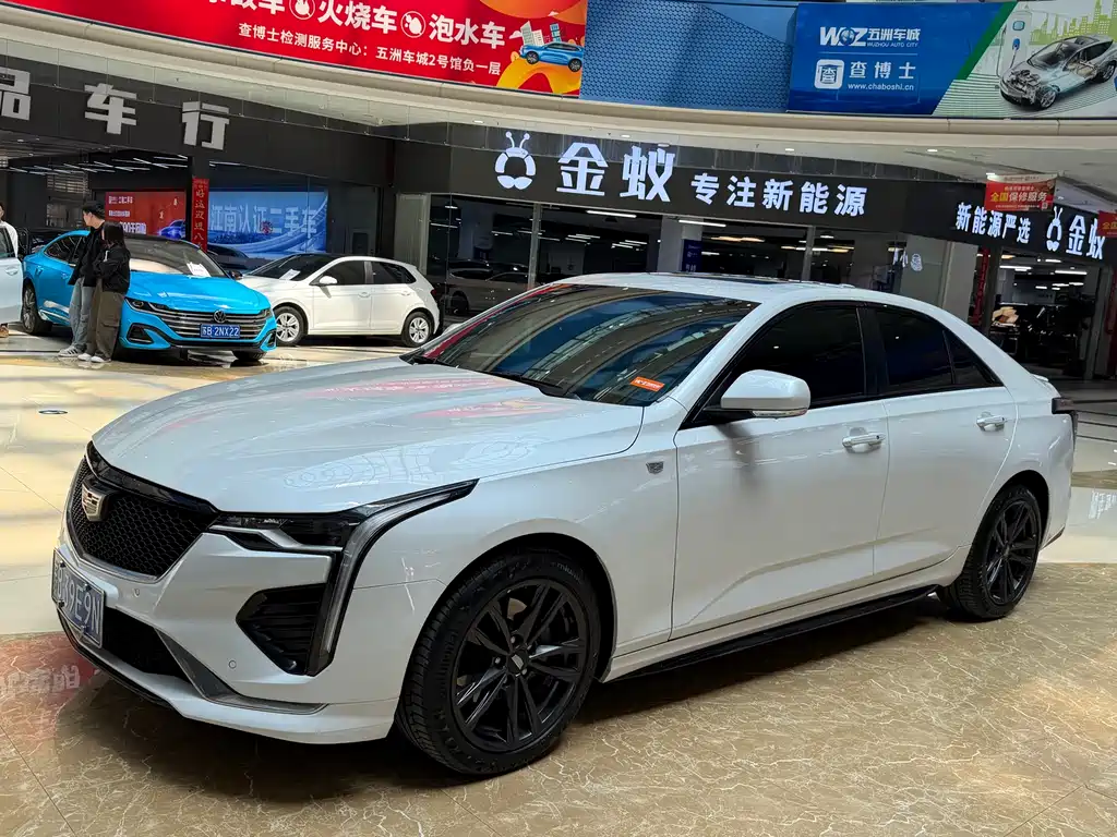 Cadillac CT4 2023