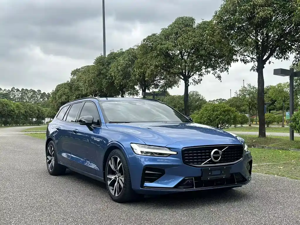 Volvo V60 2021 B5 Sport
