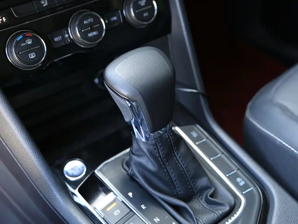 Volkswagen Tiguan L — миниатюра 9