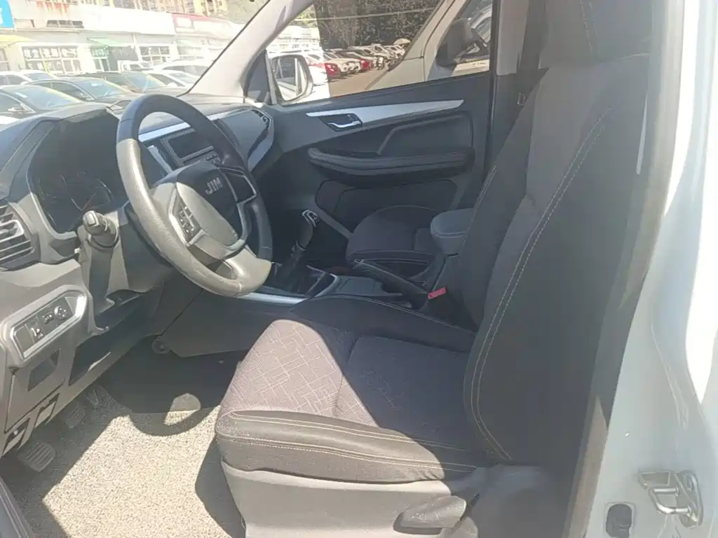 Isuzu RE-MAX Ruimai — миниатюра 15