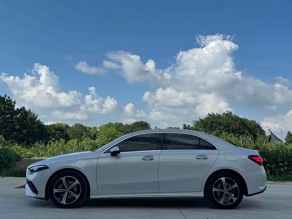 Mercedes-Benz A-Class — миниатюра 3