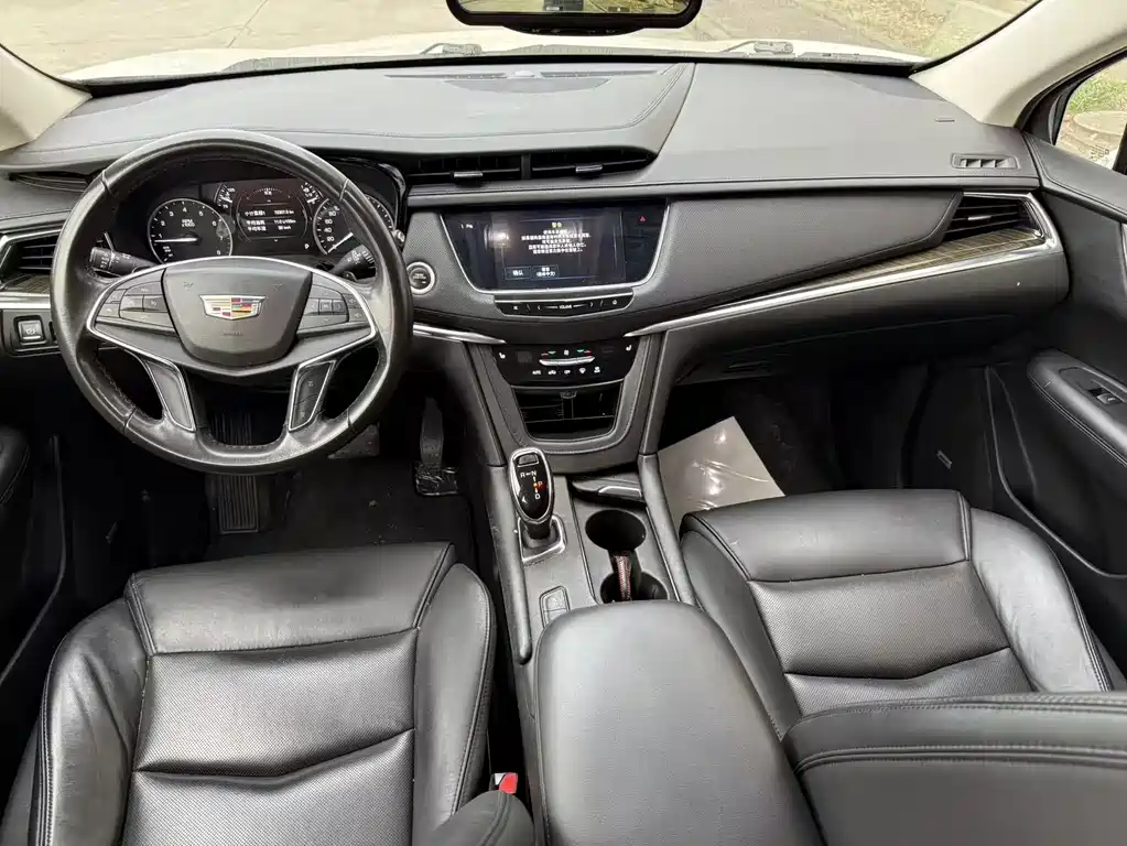 Cadillac XT5 — миниатюра 7