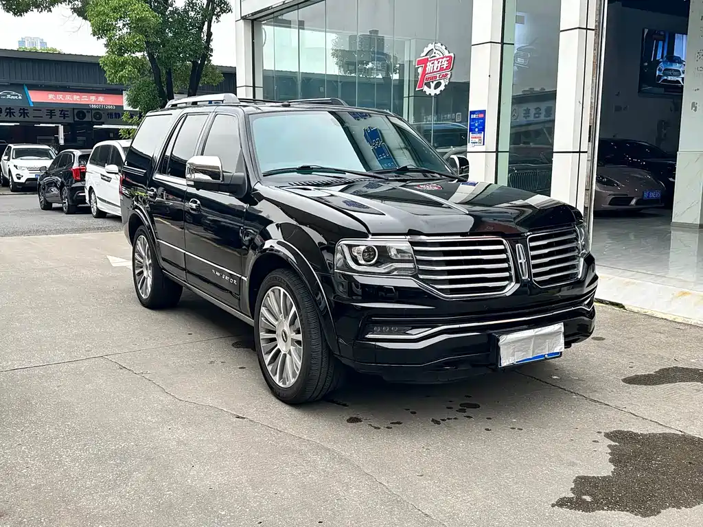 Lincoln Navigator — миниатюра 3