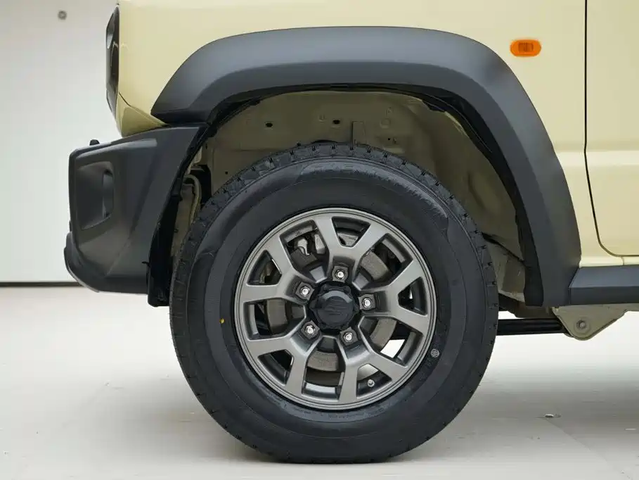 Suzuki Jimny — миниатюра 13