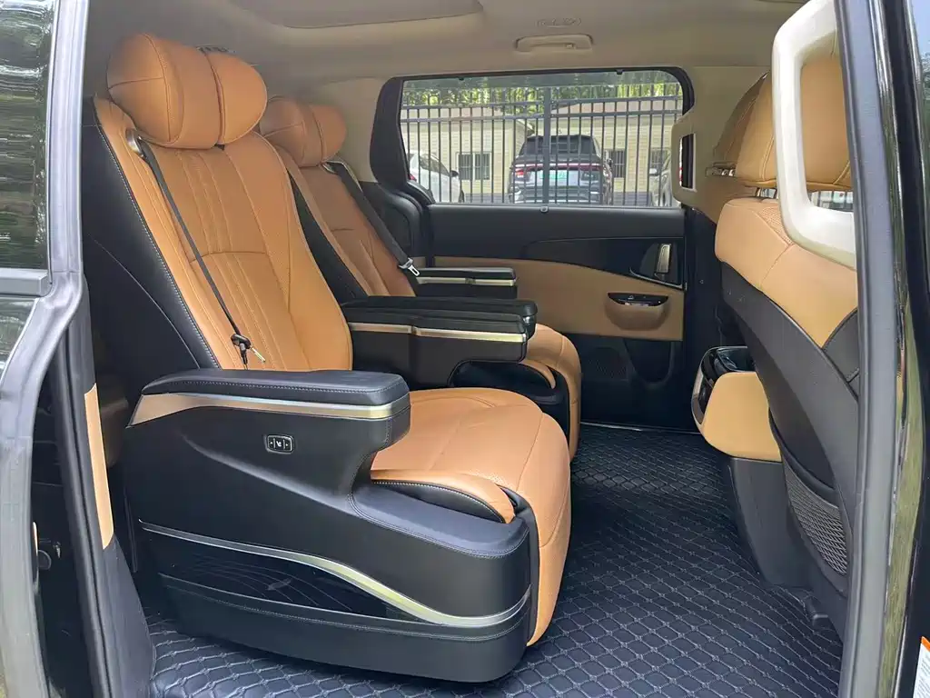 Kia Carnival — миниатюра 13