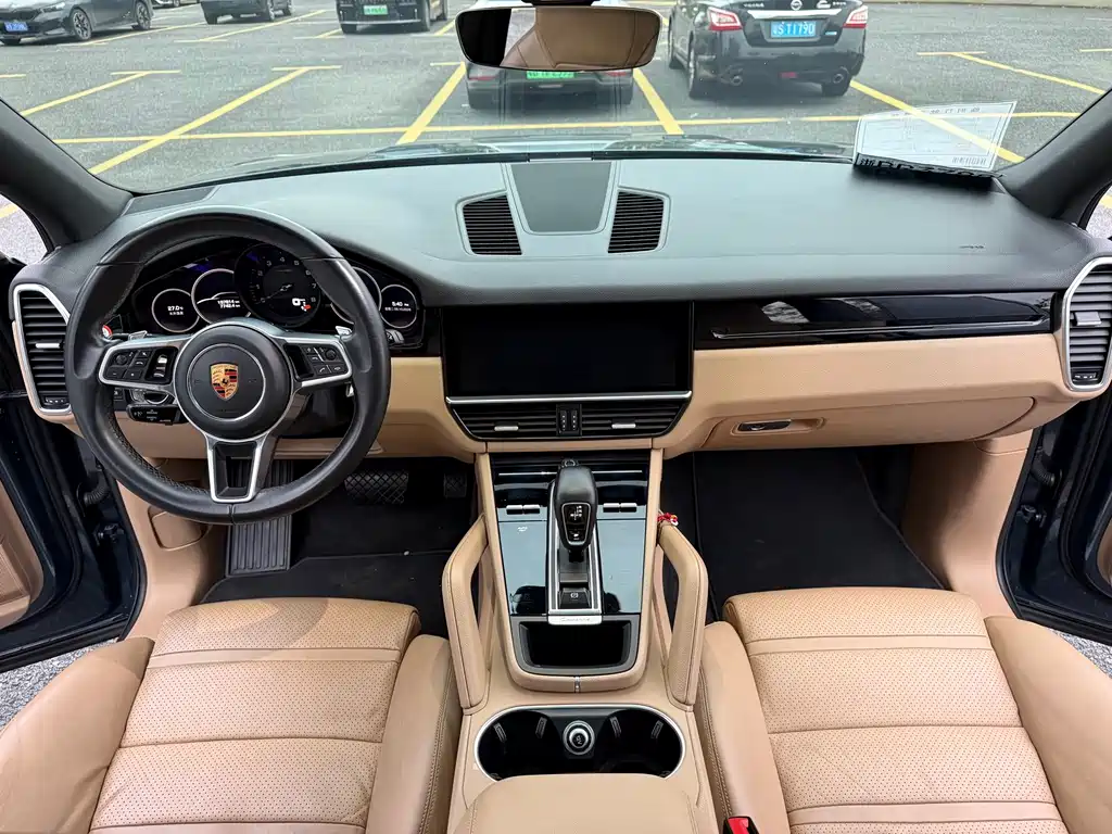Porsche Cayenne — миниатюра 11
