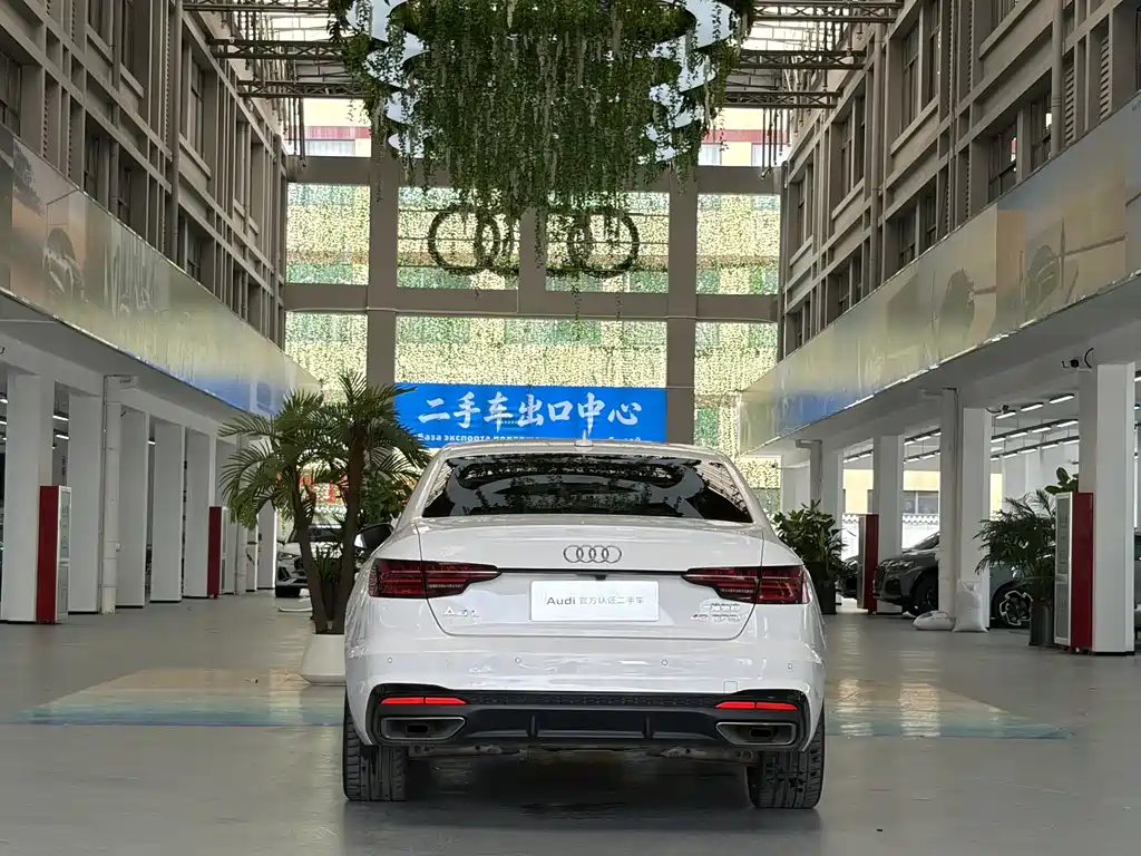 Audi A4L 2022 40 TFSI Luxury