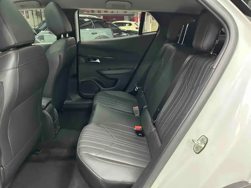 Peugeot 2008 — миниатюра 15