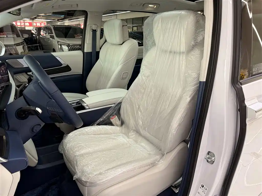Buick Century 2025 2.0T мест