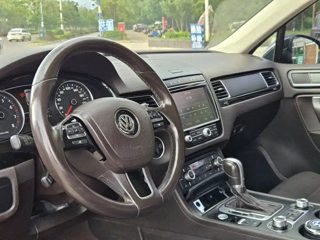 Volkswagen Touareg — миниатюра 6